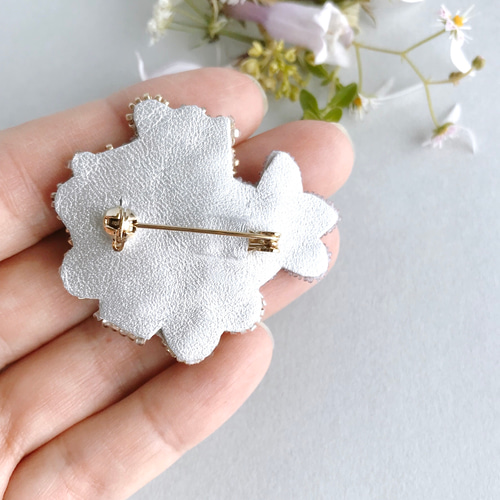お花摘みブローチ no.1 オートクチュール刺繍 ブローチ So do I