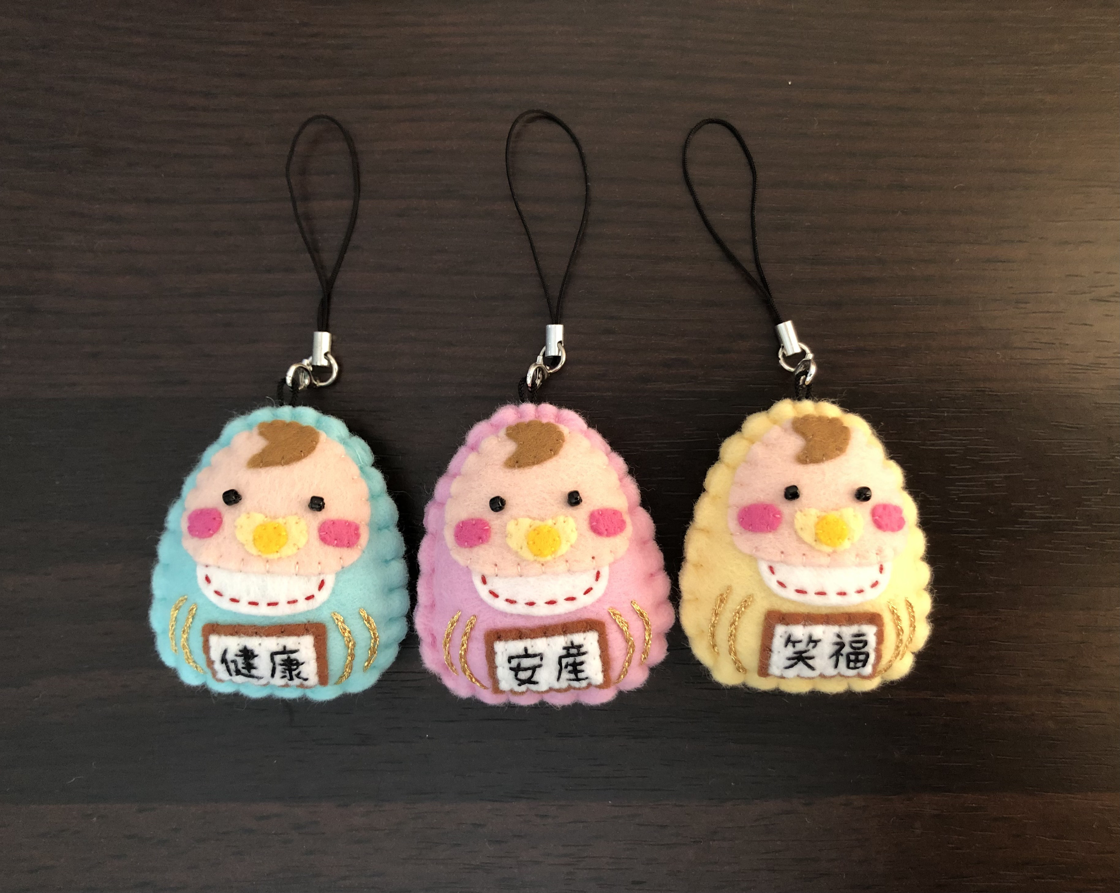 フェルトで作る】だるまお守りの作り方【無料型紙付き】 | Kaori