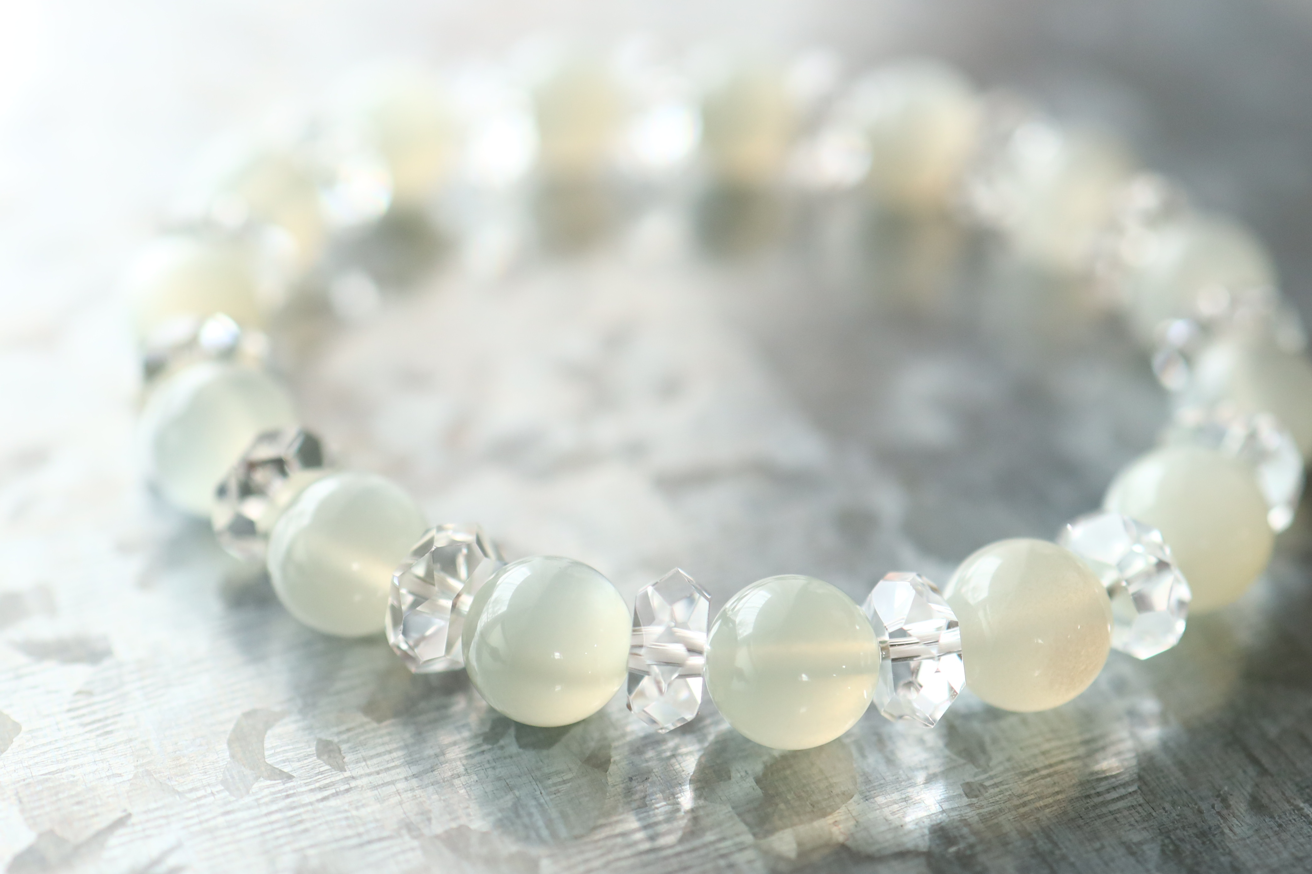 …☆プレミアムブレス☆月のパワーを秘めた石☆シルバームーンストーン：9ミリ＆水晶☆天然石ブレスレット☆…