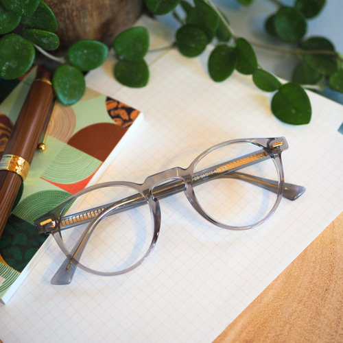 在庫限り販売終了》TR樹脂ラウンドフレーム｜クリアグレー メガネ 杏や