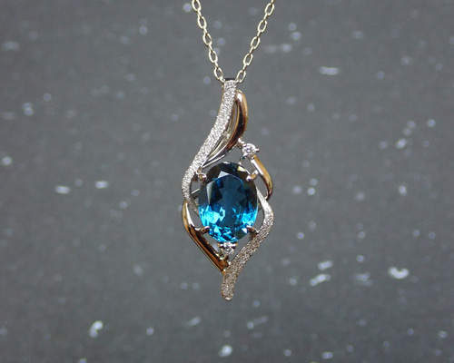 ロンドンブルートパーズ1カラットアップ スターダスト梨地ペンダント