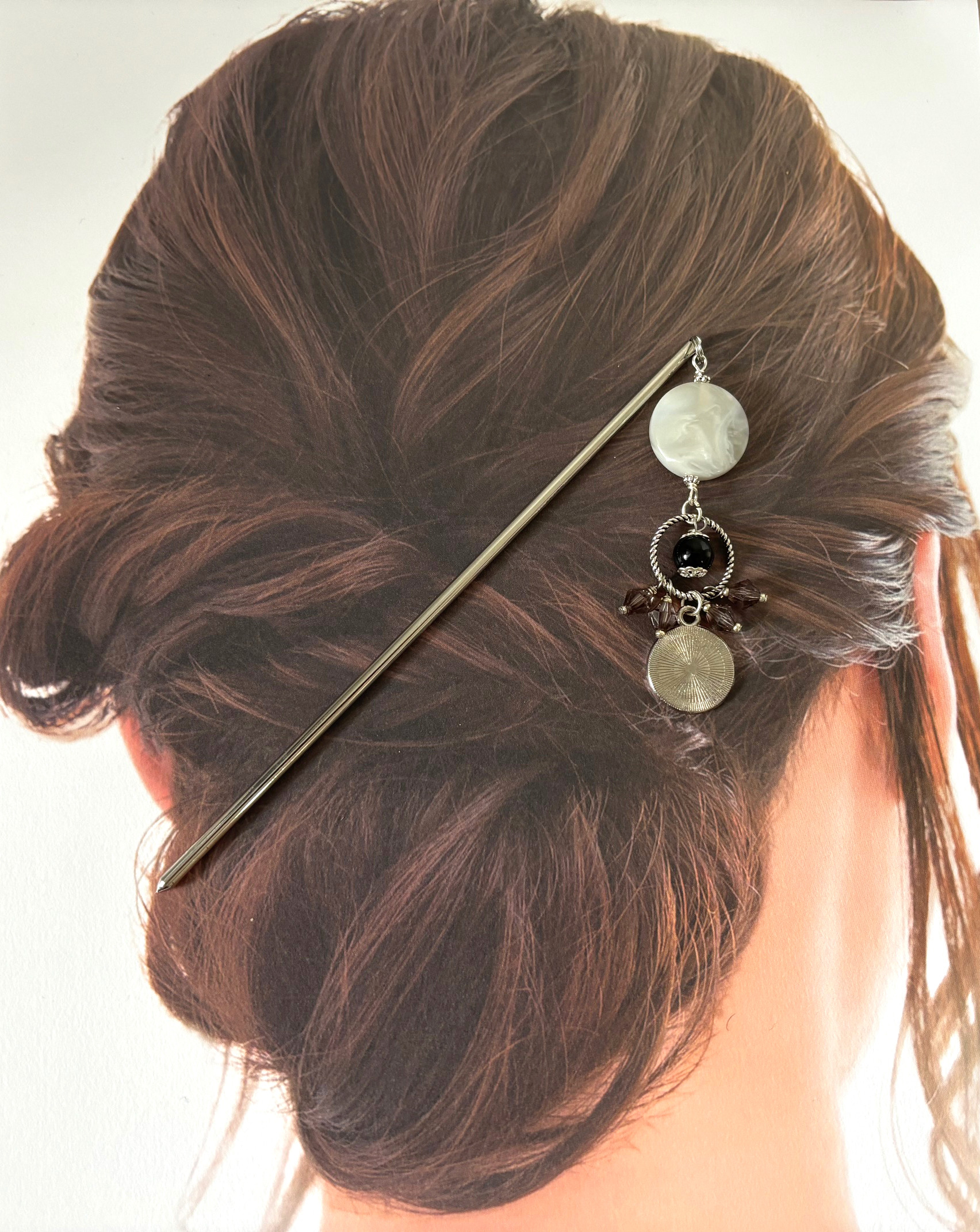 かんざし　インヤンチャームとグレーマーブルビーズの簪　一本挿し　一本簪　黒　ブラック　グレー　モノトーン　灰色　0104