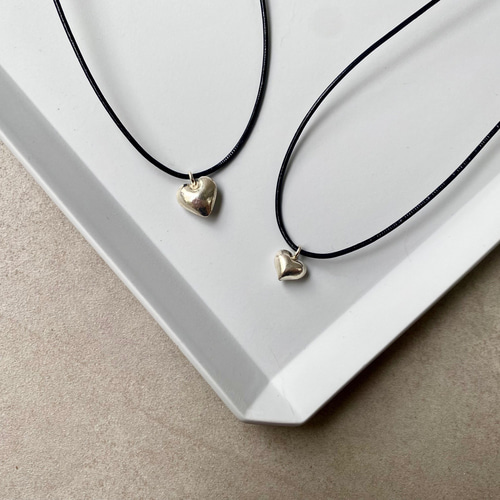 カレンシルバーハートの本革 革紐ネックレス/silver925