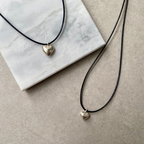 カレンシルバーハートの本革 革紐ネックレス/silver925 ネックレス 