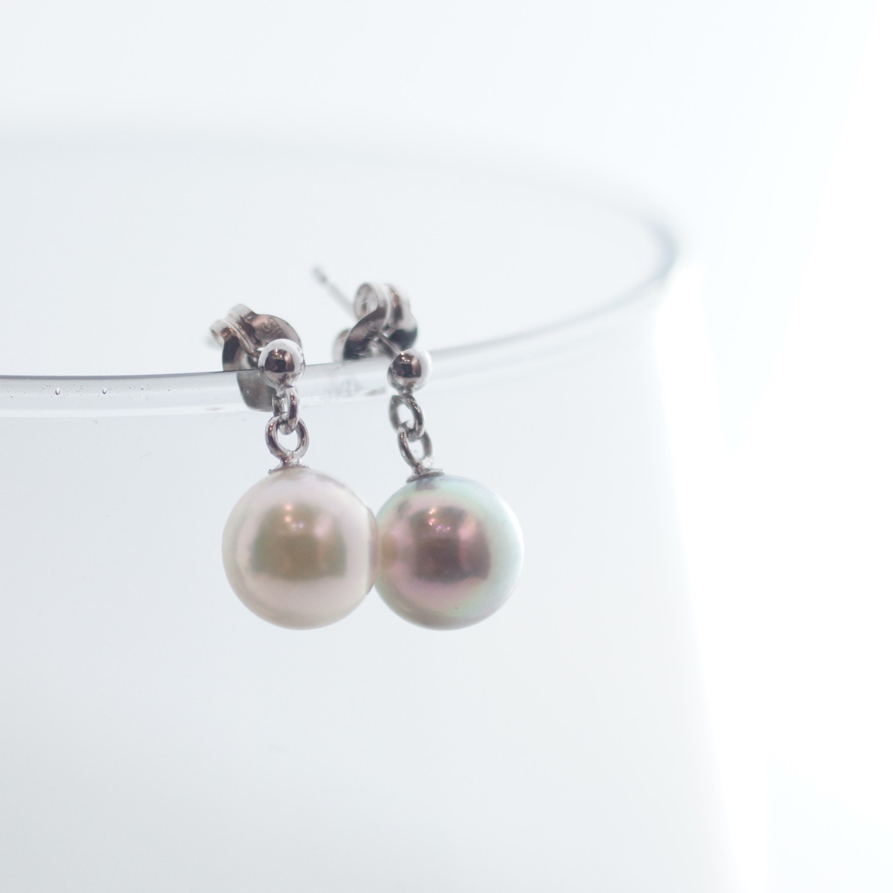 ナチュラル ＆ ホワイト系天然色 マルチカラー アコヤ真珠 スタッドピアス s925 金属アレルギー対応