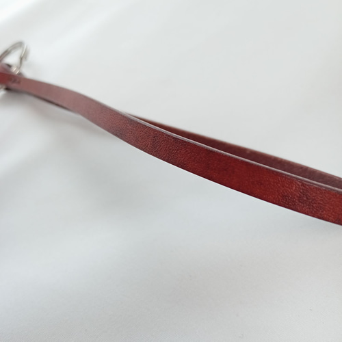 長い革ひもキーホルダー ステッチ ヌメ革 キーホルダー TORI WORKS