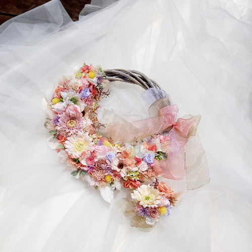 作品例ウェディング専門店ヘッドドレス花冠リースブーケブートニアオーダー承ります ♡受注対応♡プリザーブドフラワーリースブーケ ブートニア