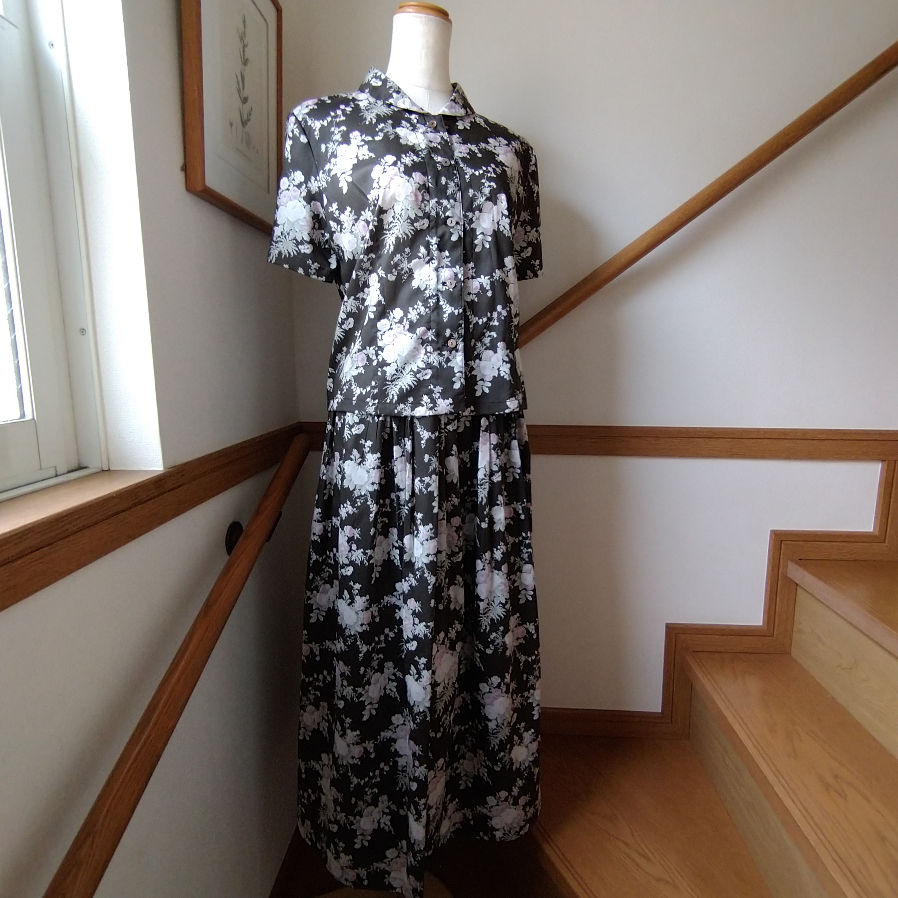 【暑い夏も涼やかに】ローンのツーピース