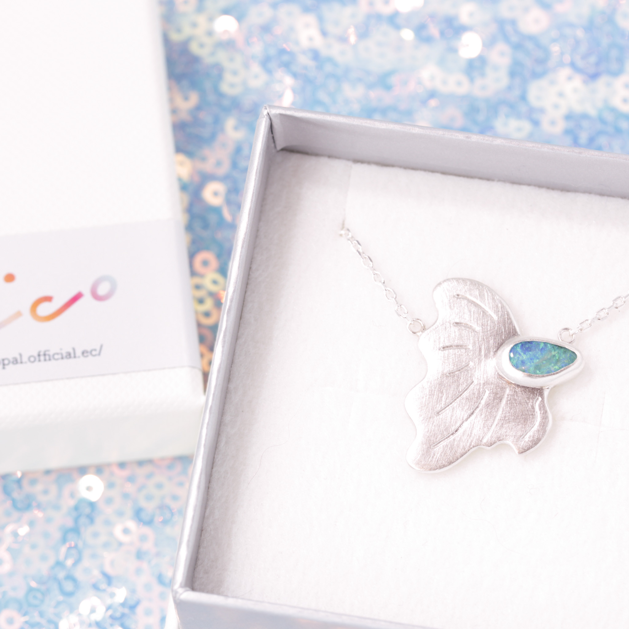 オーストラリア産ボルダーオパール・ネックレス《fish-beta》