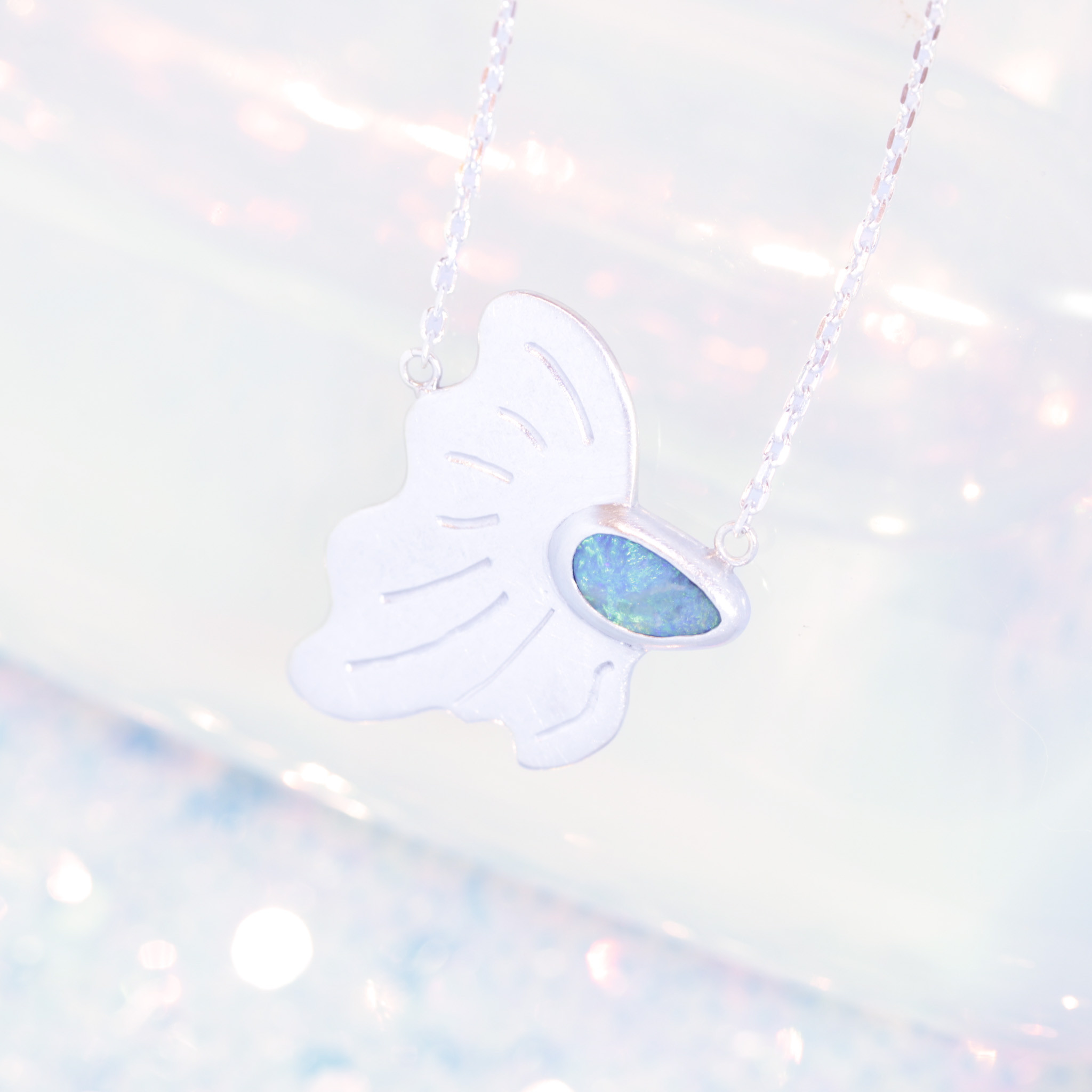 オーストラリア産ボルダーオパール・ネックレス《fish-beta》