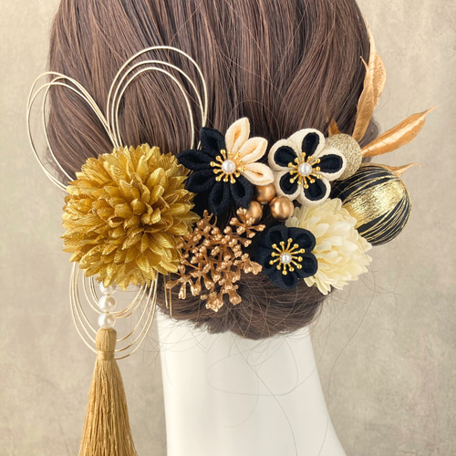 成人式・卒業式】黒×ゴールド つまみ細工の髪飾り｜振袖・袴・和装・色