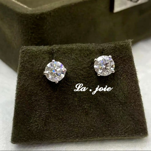 最高品質 モアサナイト 4mm 人工ダダイヤモンド 4爪 ピアス ピアス