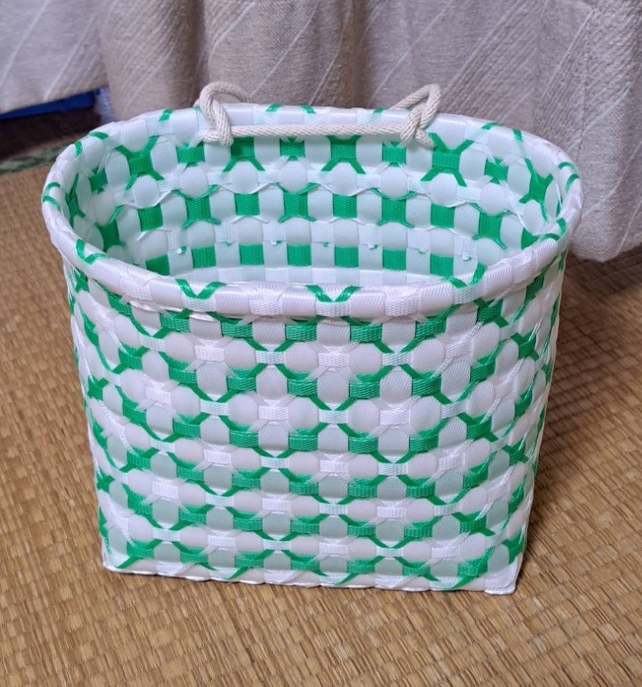 PPバンドかご(模様編み はけご 小)収穫かご、プラカゴ 模様c-白-緑