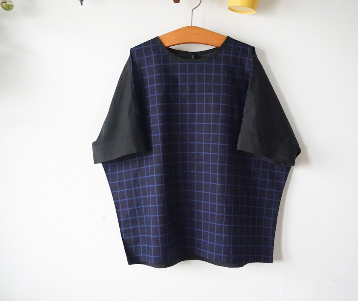 ラインチェック柄ドルマンスリーブTブラウス(ブルーcol)