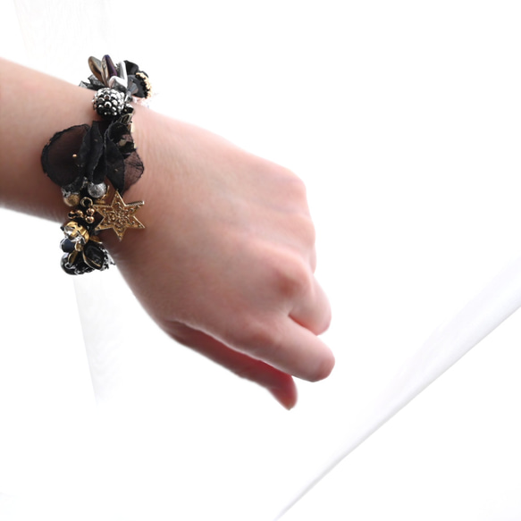 超早割クリスマス✨ブラック ローズ×シフォン シュシュ＊ブレスレット 3枚目の画像