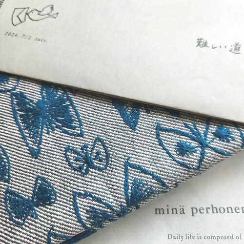 ミナペルホネン スカイフラワー スマホショルダー ポシェット