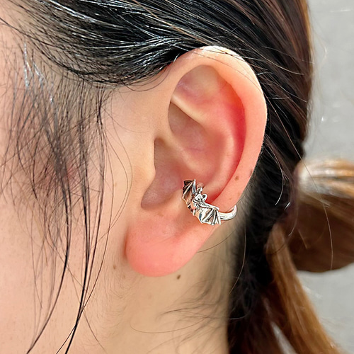 MAGICAL DESIGN シルバーピアス　コウモリ　BAT EARRING ウィング 羽根 デビル 両耳 ピアス 2個 蝙蝠 ヴァンパイア