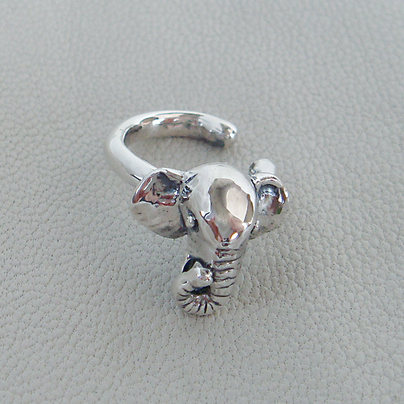 子ぞうイヤーカフ(右耳用)　シルバーアクセサリー　動物モチーフ　SILVER925