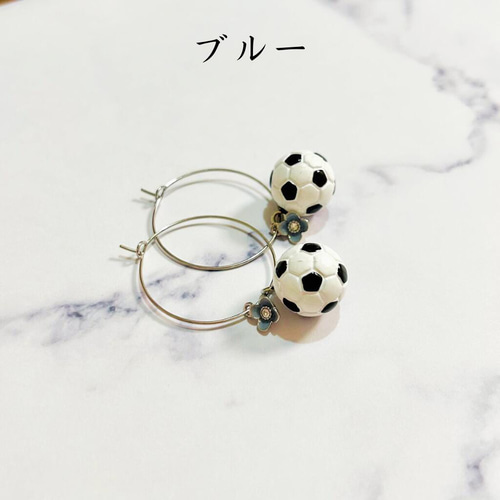 精巧【サッカー・ボール】ピアス！チタン製フック式・消費税＆送料込み Amazon.co.jp: レアサッカーボールピアスチタン製フック式消費税