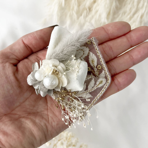ベージュ インド刺繍のフラワーリボンアクセサリー03
