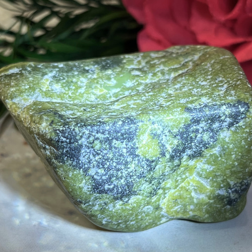 旅守り✨ サーペンティン 蛇紋石 原石 ラフストーン 天然石 東洋占星術