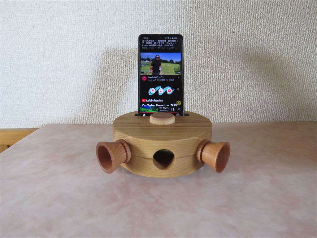 スマホスタンド　サクラ　ラッパー　充電可　アイフォンからすべてのメーカーまで使用可