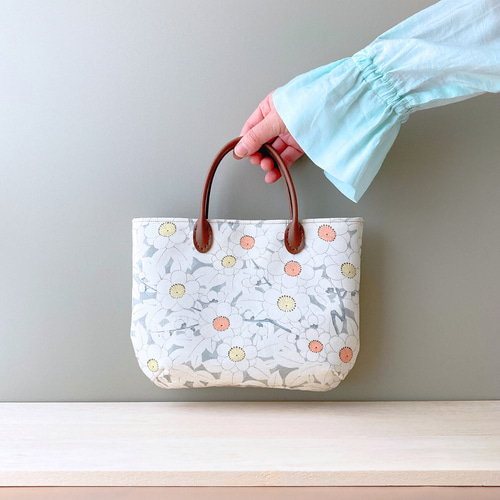 淡い花柄小紋の生地が可愛いミニバッグ エコバッグ・サブバッグ きもの