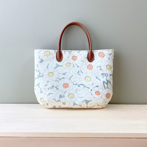 淡い花柄小紋の生地が可愛いミニバッグ エコバッグ・サブバッグ きもの
