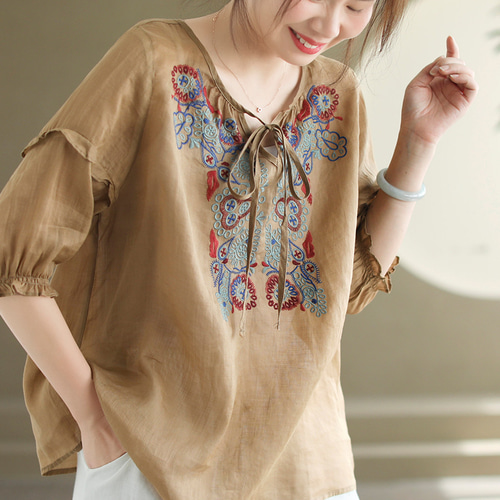 ブラウス レディース 半袖ブラウス 春夏新作 オフィスブラウス 無地刺繍 オシャレブラウス vネックトップス 韓国風 大人 上品 通勤OL ゆったりシャツ 40代 50代 楽天市場】オフィス ブラウス 半袖 レディース オフィス