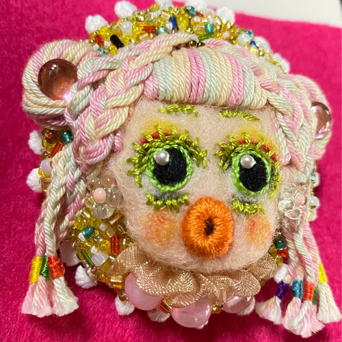 羊毛フェルトブローチ☆ハンドメイド☆刺繍☆ビーズ☆ 優しい風