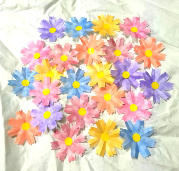 秋桜・コスモス・切り紙・折り紙・秋・9月10月・壁面飾り