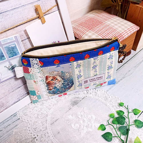 ☆彡SALE☆彡 にゃんこと苺♡ フリーパッチワーク ふんわりフラット  