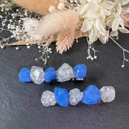 ヘアクリップ レジン 6.5cmオーバル 美しいマトリカリア 水色 ヘアクリップ レジン 6.5cmオーバル 美しいマトリカリア 水色