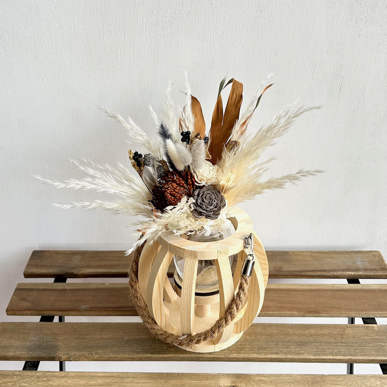 飾り方いろいろ♬　ドライフラワーブーケとフラワーベースセット / ソーラーローズ・ドライアンドラ 4,399円