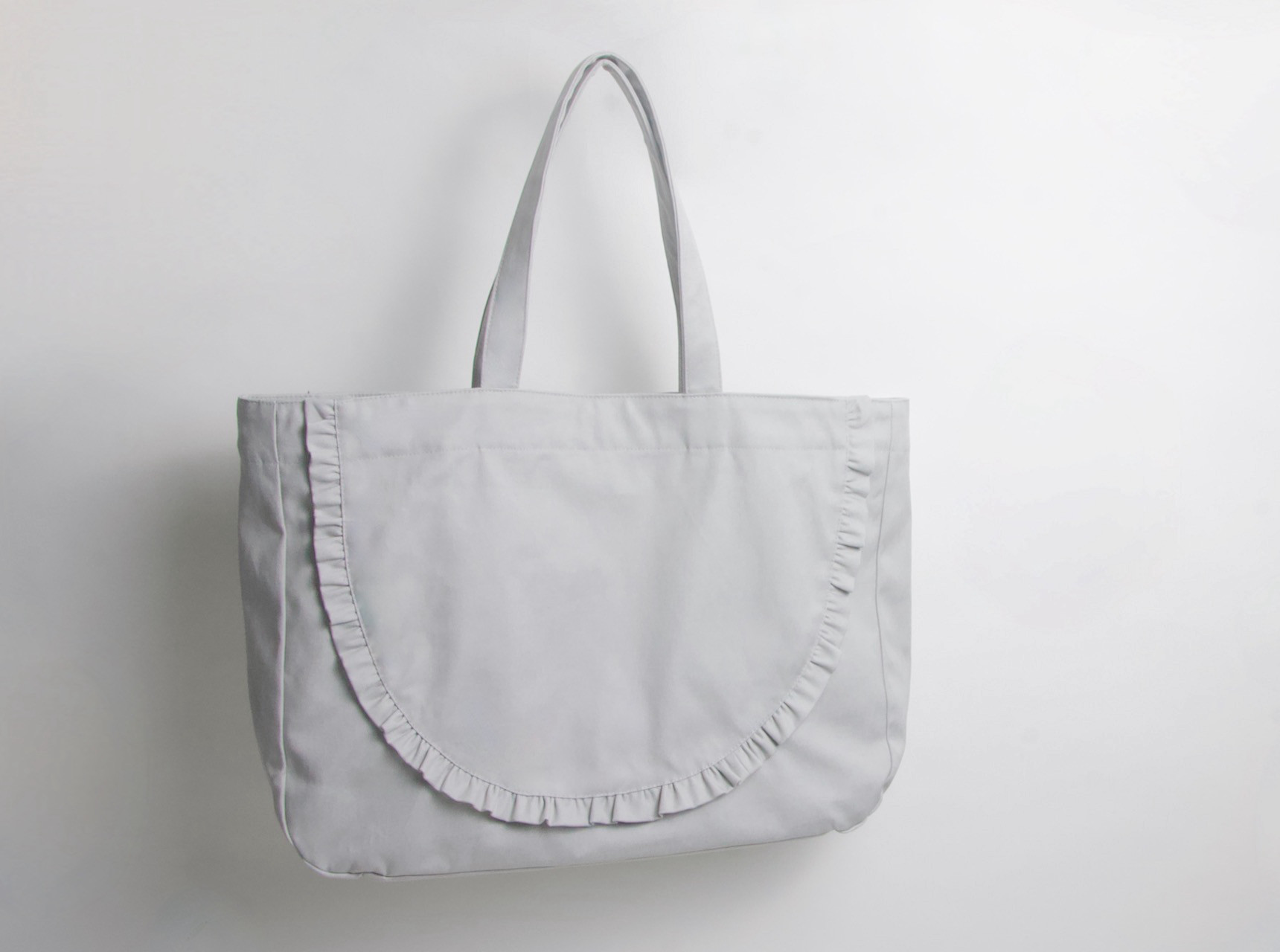 New フリルトートバッグ ✳︎ ライトグレー レジャーバッグ
