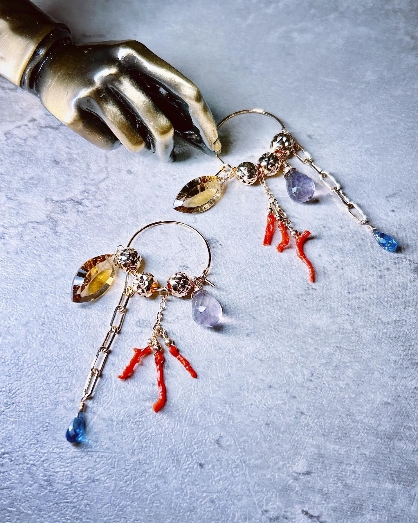 一点物14kgf☆深海の宝箱☆宝石質ビアクォーツと珊瑚、フローライト、カイヤナイトの着せ替えフープピアス