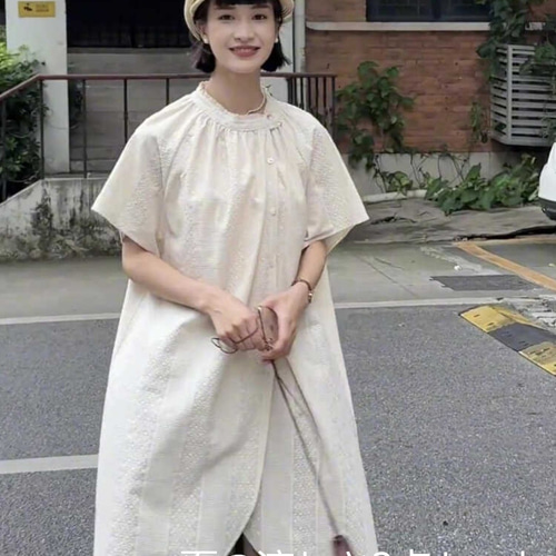 上着+キュロットパンツを組み合わせた服装 ， 簡単な， 日常の通勤