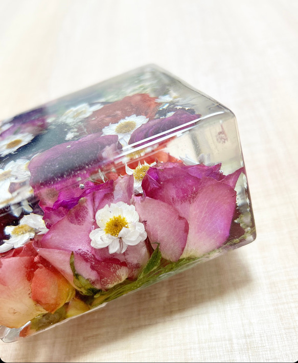 アフターブーケ　クリスタルフローラ　スクエア Sサイズ 胡蝶蘭 樹脂に入れると透けてしまう場合があります