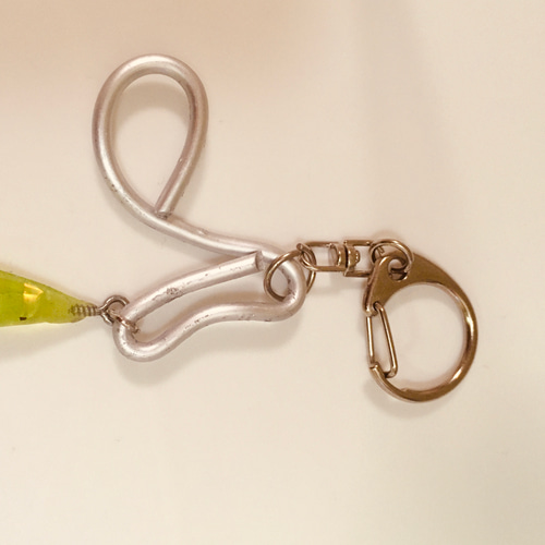 ワイヤーとレジンで作ったト音記号キーホルダー その他アクセサリー