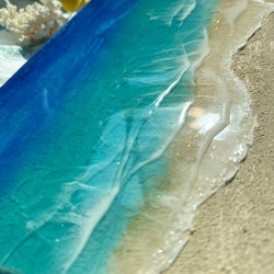 優しく透き通るブルーとエメラルドグリーンの海 3層波 穏やかな気分に