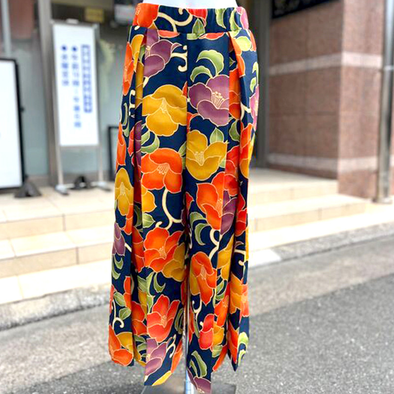 他の人はこちらも検索 BUEN 花柄 ネイビー パンツ シルク100％ 着物リメイク VIVIR】 パンツ