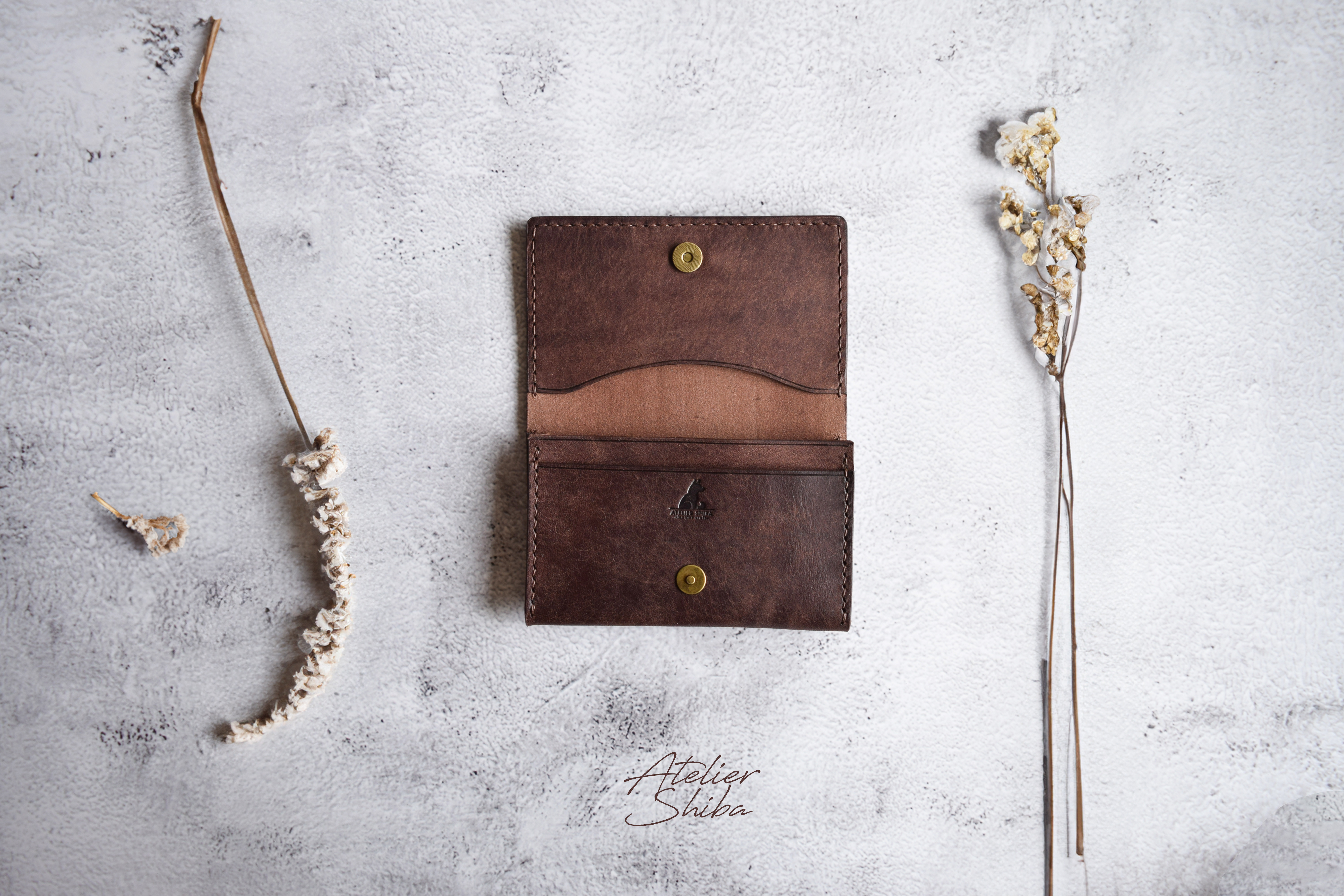 名刺入れ　本革　ｲﾀﾘｱﾝﾚｻﾞｰ　DarkBrown　ダークブラウン