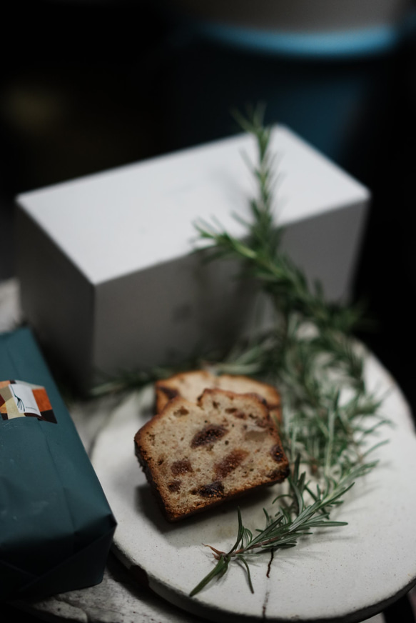 【グルテンフリー】「No.001 イチジク×胡桃」オーガニックケーキ 4枚目の画像