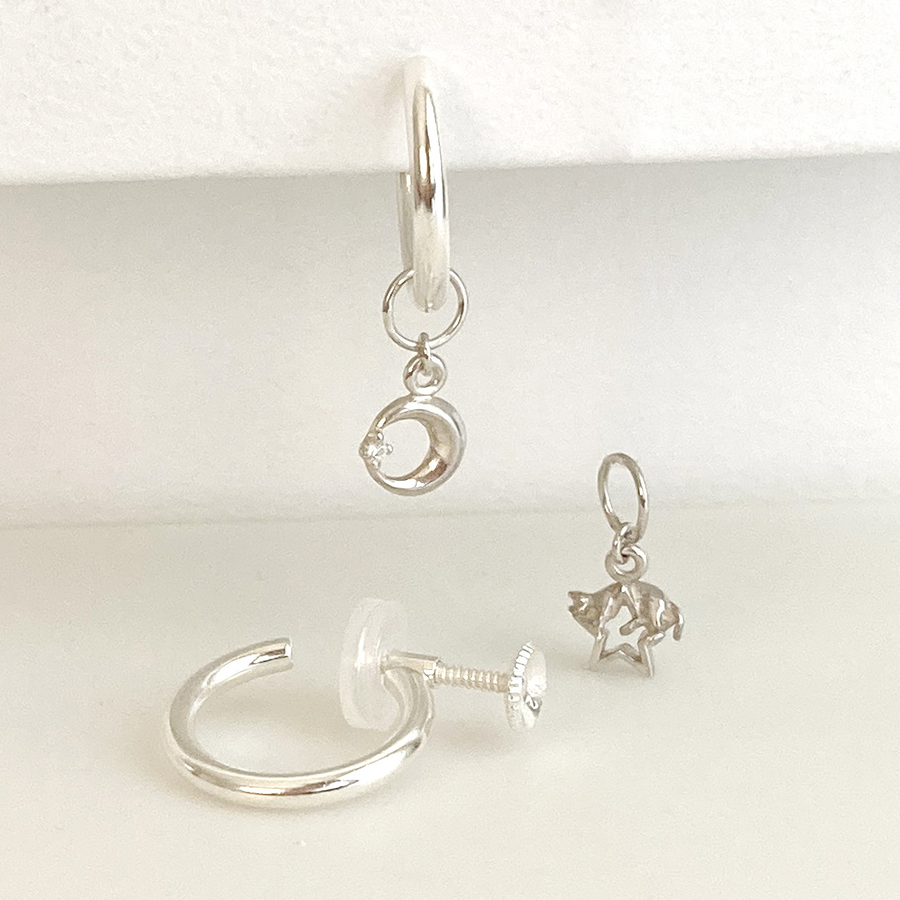 星と眠る猫のイヤリング