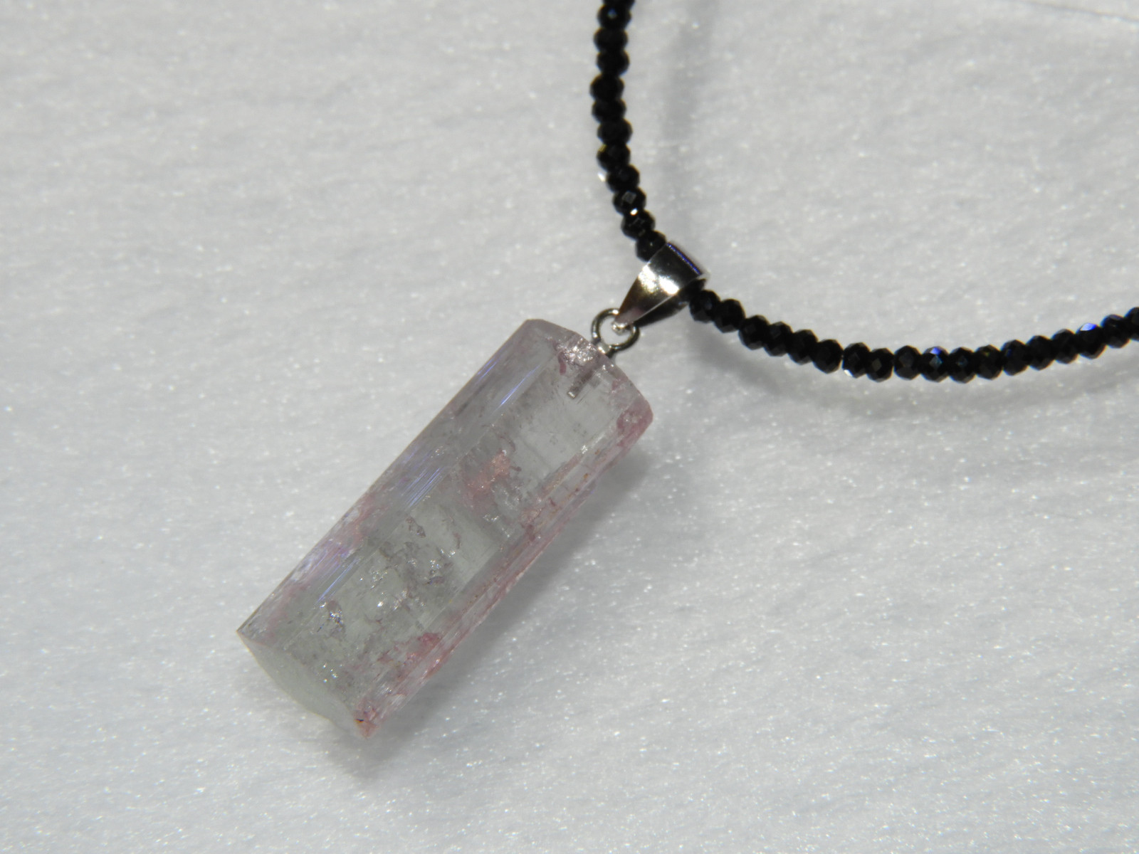 美しい結晶をそのまま！１０月の誕生石！トルマリンのペンダントトップ！　天然石　２