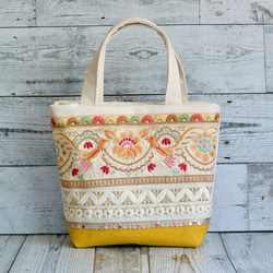 小鳥が飛び立つ刺繍が美しい夏カラーのインド刺繍リボントートバッグ