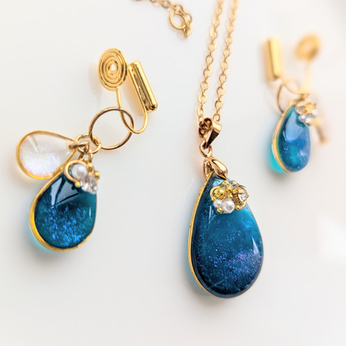 シンプル雫型海の深いブルーネックレスとピアス(イヤリング)セット