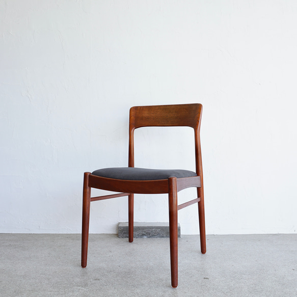 北欧 ビンテージ Henning Kjaernulf ヘニング・ケアヌルフ Model 26 dining chair Henning Kjaernulf ヘニング ケアヌルフ Model