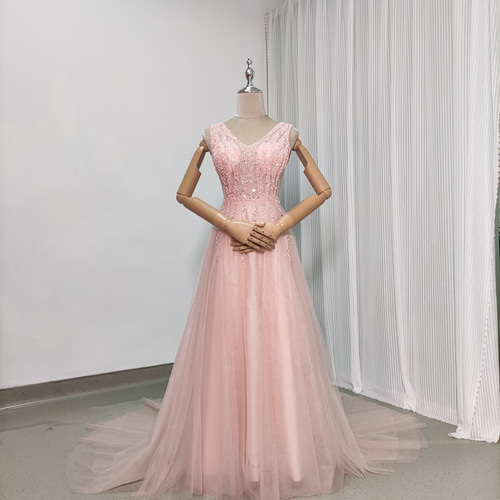 送料無料！パーティードレス もも色 ファスナー キラキラ光る刺繍  