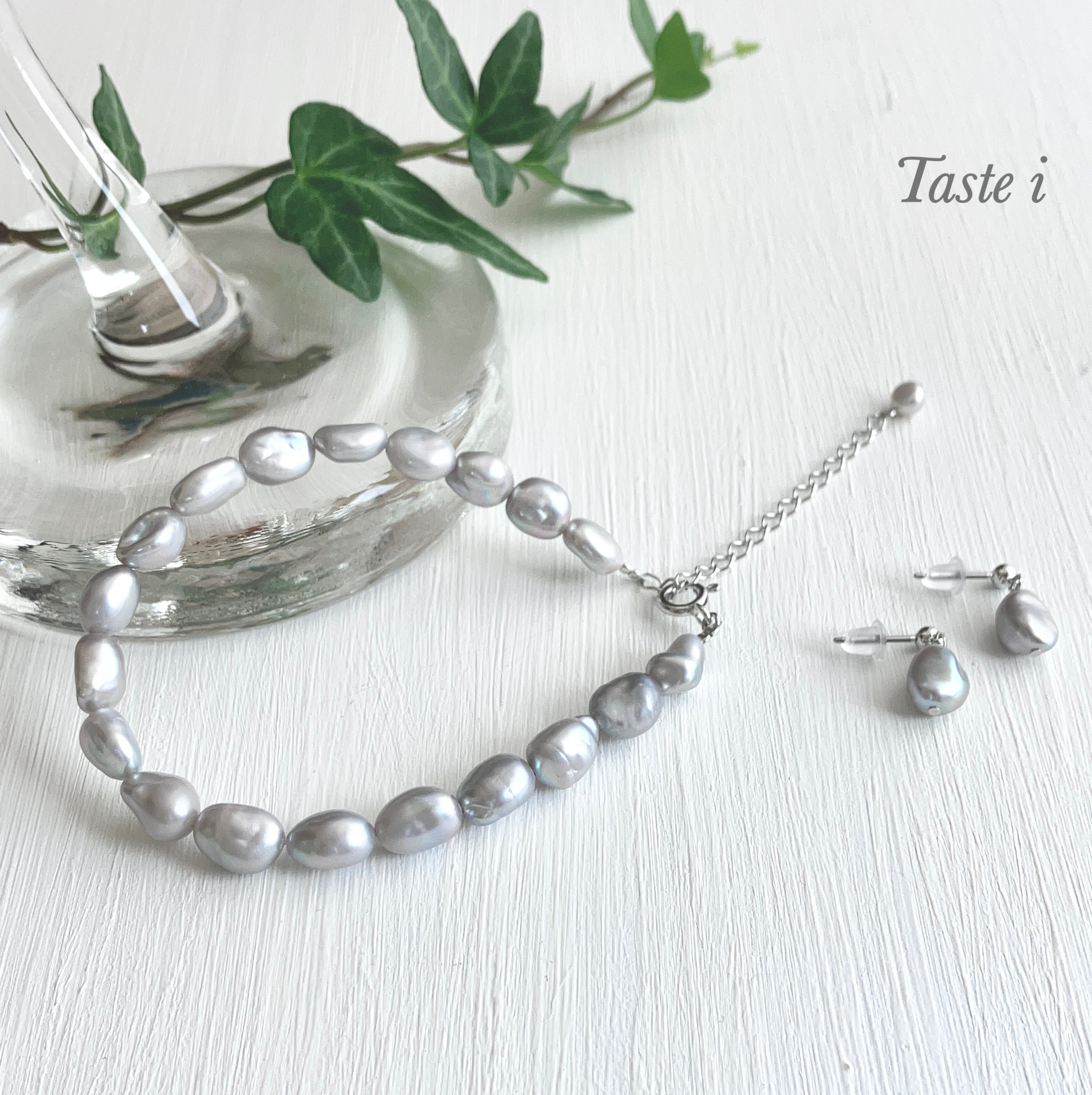 【大人テイスト】淡水優しいグレーカラーのバロックパールブレスレットとピアスのセット〔40016〕